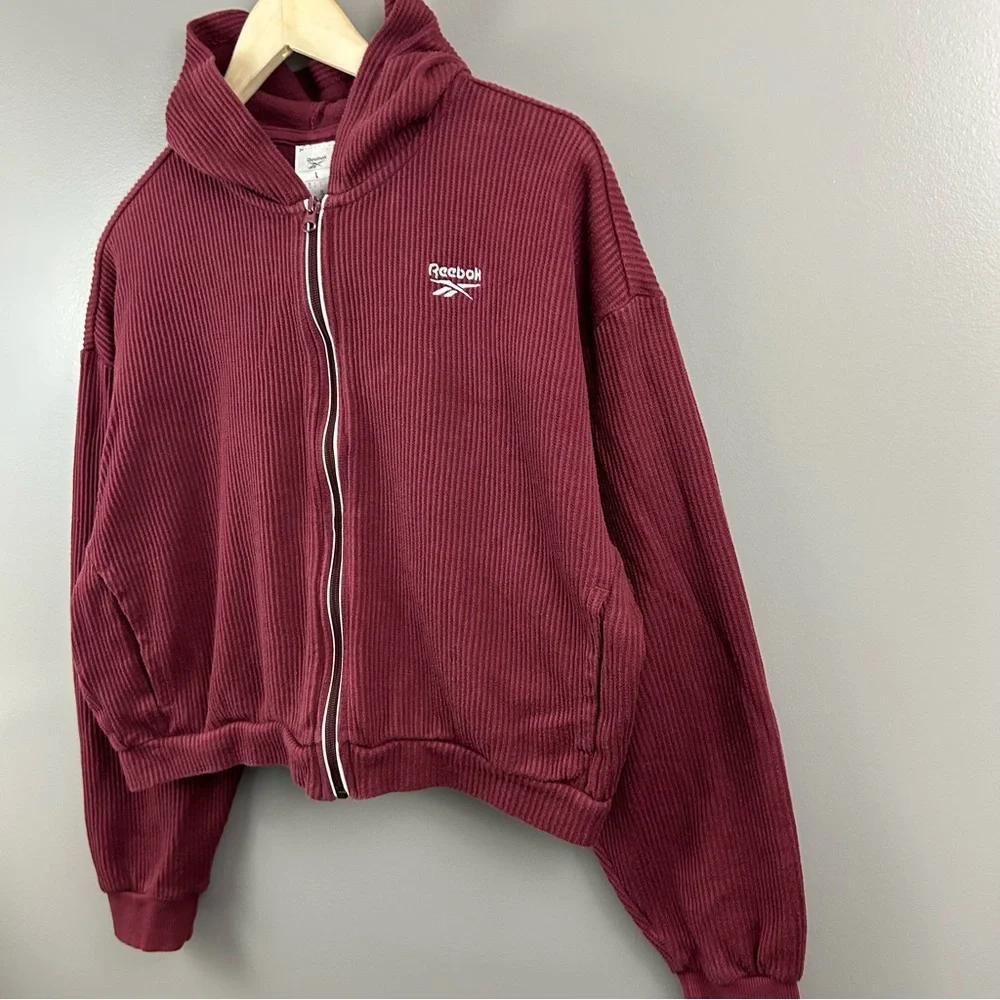 Reebok Burgundy Ribbed Cropped Hoodie Size Large - Picture 3 of 13